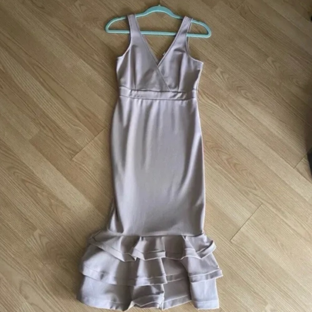 Agaci Light Pink V-Neck Ruffled Below Knee Length Dress Medium